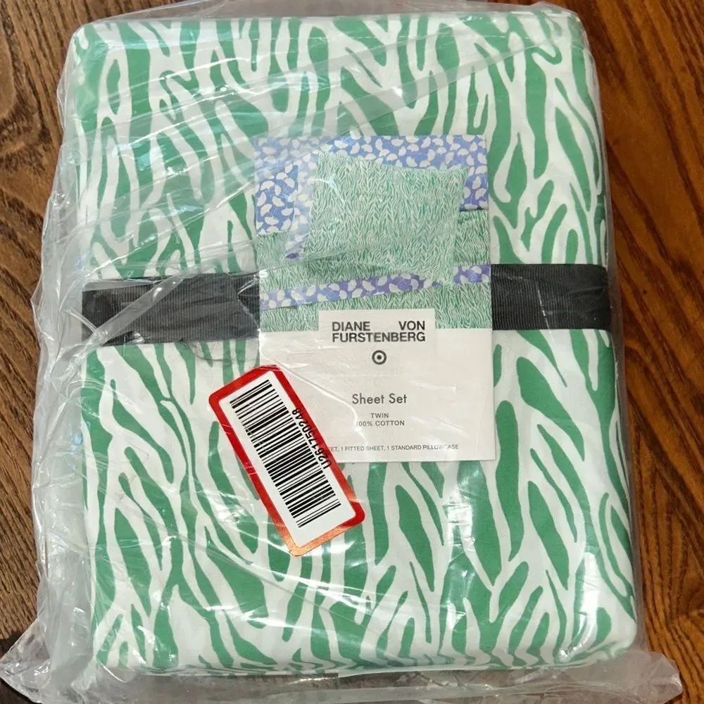 NWTDiane Von Furstenberg Green ‘Disco 🪩 Zebra 🦓’ Print 💯 Cotton Sheet Set